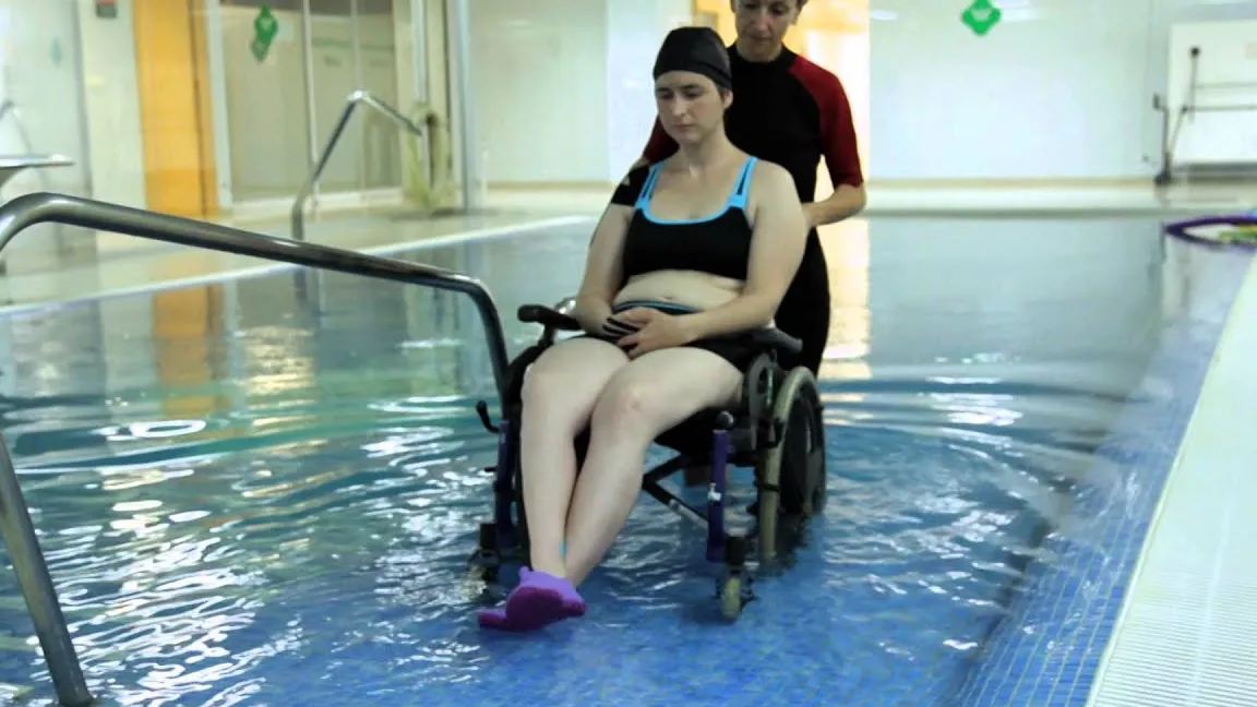 Descubre los beneficios de la rehabilitación en piscina